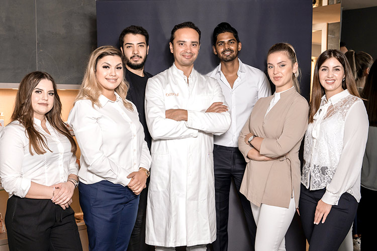 Dr Besrour und sein Team für die FUE Haartransplantation